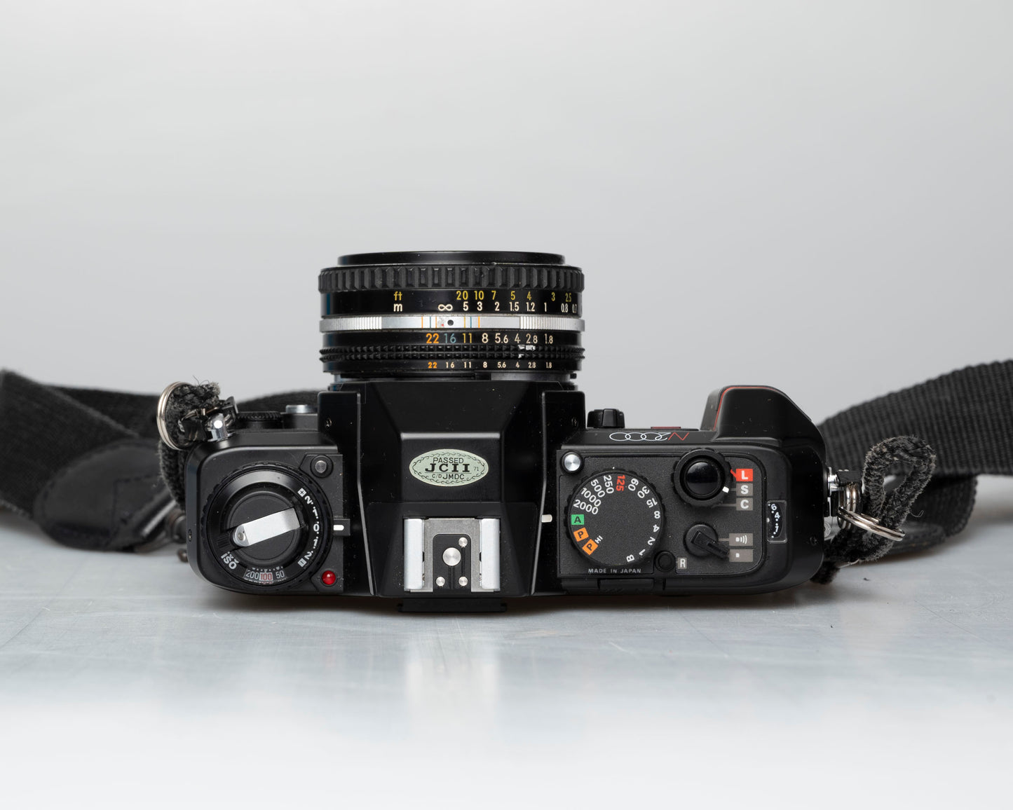 Nikon N2000 35mm film SLR w/ Nikkor 50mm f1.8 lens + case (serial 2926038) | film🎞tested