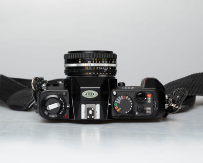 Nikon N2000 35mm film SLR w/ Nikkor 50mm f1.8 lens + case (serial 2926038) | film🎞tested