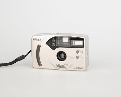 Nikon AF240SV appareil photo argentique 35mm avec étui (série 6215352)