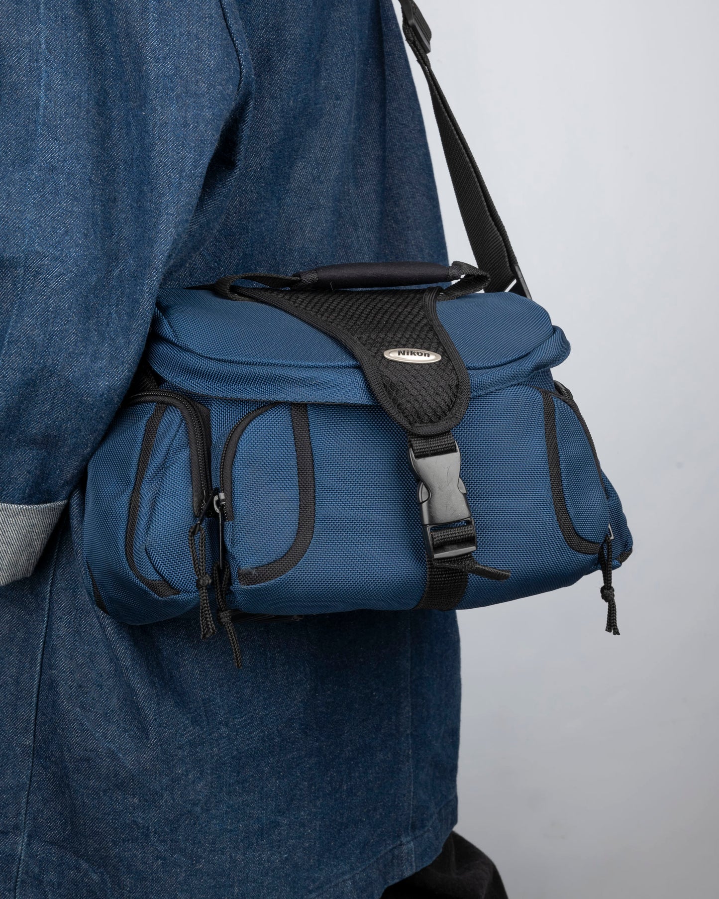 Nikon mid-sized blue and black camera bag