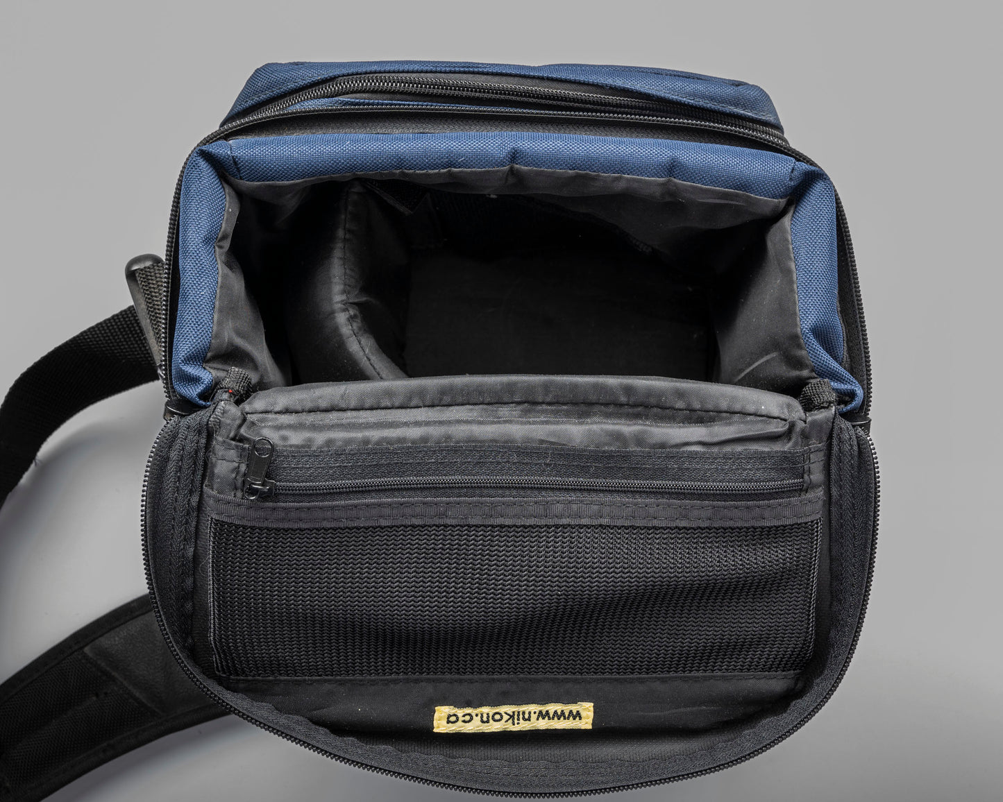 Sac photo Nikon bleu marine de taille moyenne