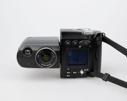 Nikon Coolpix 4500 Appareil photo numérique à capteur CCD 4MP avec carte CF 1 Go (utilise une batterie 2CR5)