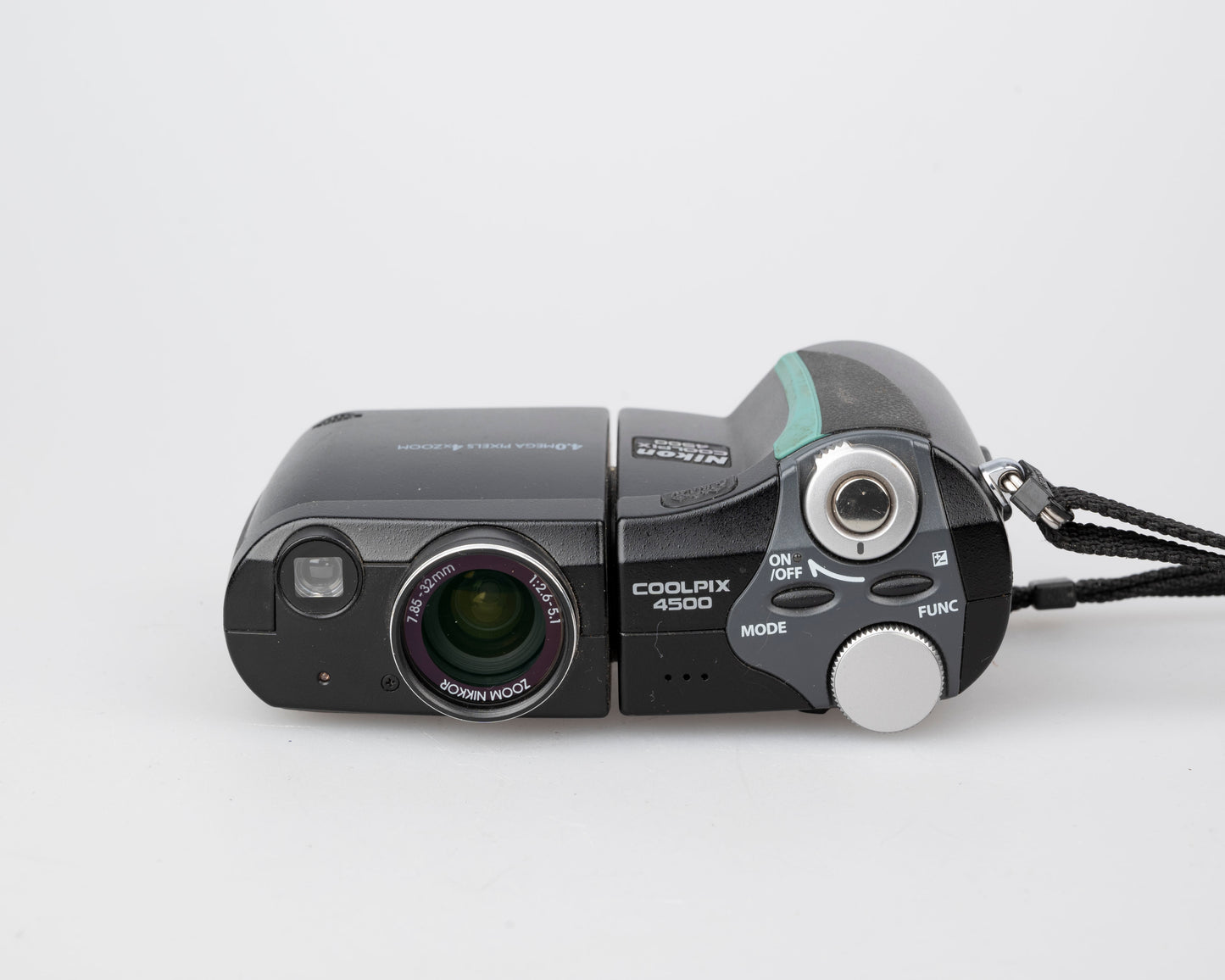 Nikon Coolpix 4500 Appareil photo numérique à capteur CCD 4MP avec carte CF 1 Go (utilise une batterie 2CR5)