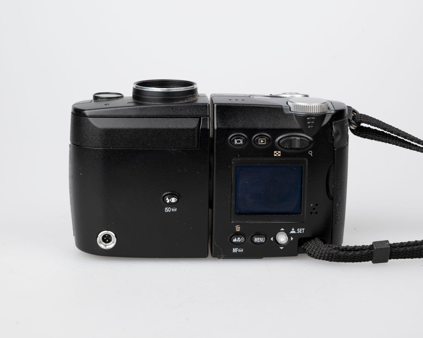Nikon Coolpix 4500 Appareil photo numérique à capteur CCD 4MP avec carte CF 1 Go (utilise une batterie 2CR5)