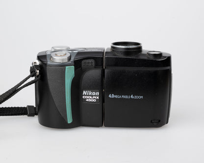 Nikon Coolpix 4500 Appareil photo numérique à capteur CCD 4MP avec carte CF 1 Go (utilise une batterie 2CR5)