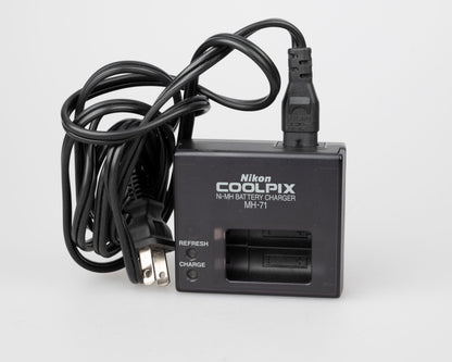 Appareil photo Nikon Coolpix 7600 capteur CCD 7MP avec chargeur de batterie + manuel en français (utilise des piles AA)