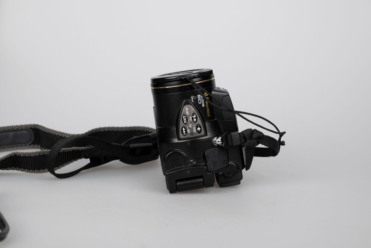 Appareil photo numérique à capteur CCD Nikon Coolpix 8700 8MP avec chargeur + batterie + carte CF 512 Mo