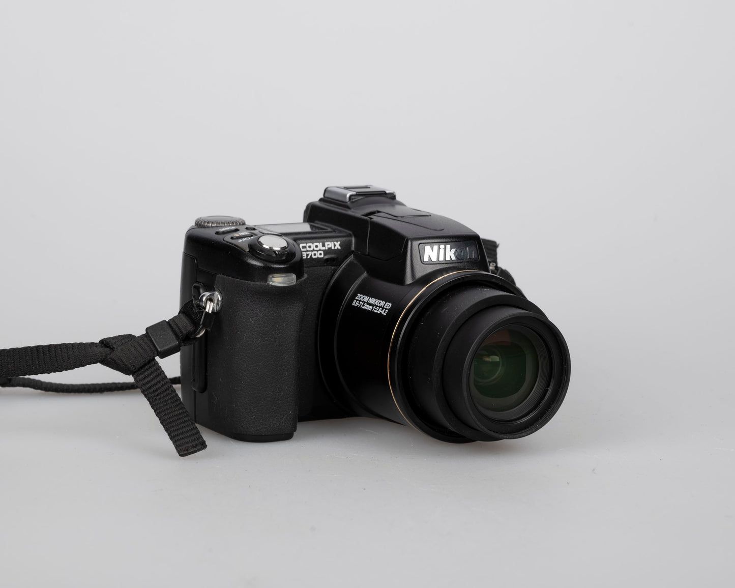 Appareil photo numérique à capteur CCD Nikon Coolpix 8700 8MP avec chargeur + batterie + carte CF 512 Mo