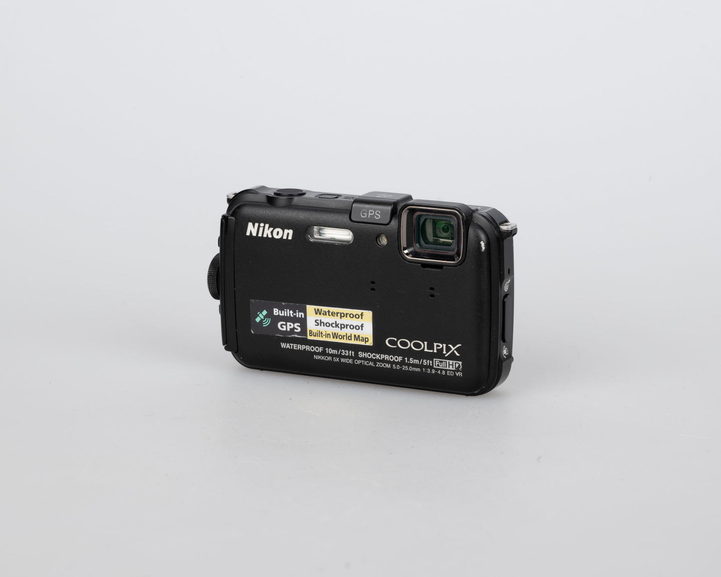 Appareil photo numérique robuste Nikon Coolpix AW100 16 MP avec carte SD de 8 Go + batterie + chargeur