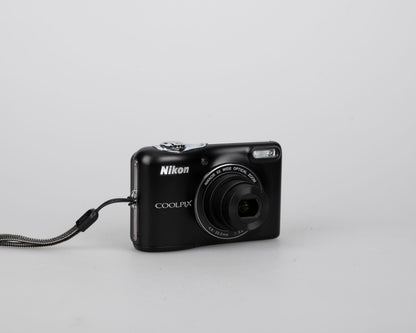 Appareil photo numérique à capteur CCD Nikon Coolpix L30 20,1 MP avec carte SD de 4 Go (utilise des piles AA)