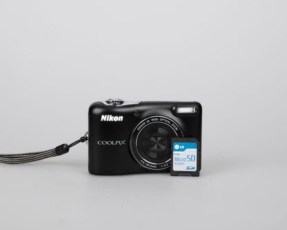 Appareil photo numérique à capteur CCD Nikon Coolpix L30 20,1 MP avec carte SD de 4 Go (utilise des piles AA)