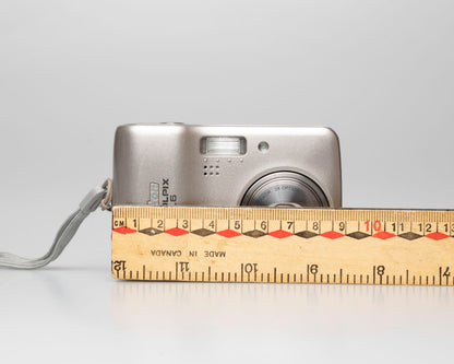 Appareil photo numérique Nikon Coolpix L6 de 6 mégapixels avec carte SD de 8 Go