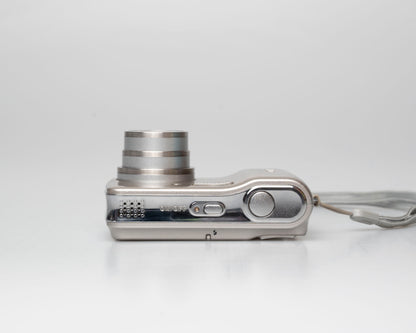 Appareil photo numérique Nikon Coolpix L6 de 6 mégapixels avec carte SD de 8 Go