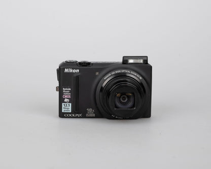 Appareil photo numérique Nikon Coolpix S9100 12,1 MP avec batterie + câble de charge USB (utilise des cartes SD)