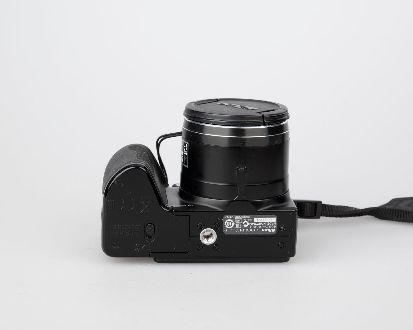 Nikon Coolpix L100 12.1 MP CCD sensor digicam (uses AA batteries + SD card)