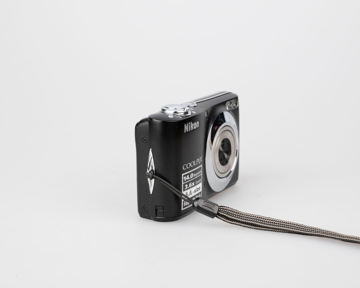 Appareil photo numérique à capteur CCD Nikon Coolpix L24 14MP avec étui (utilise des piles AA et des cartes mémoire SD)