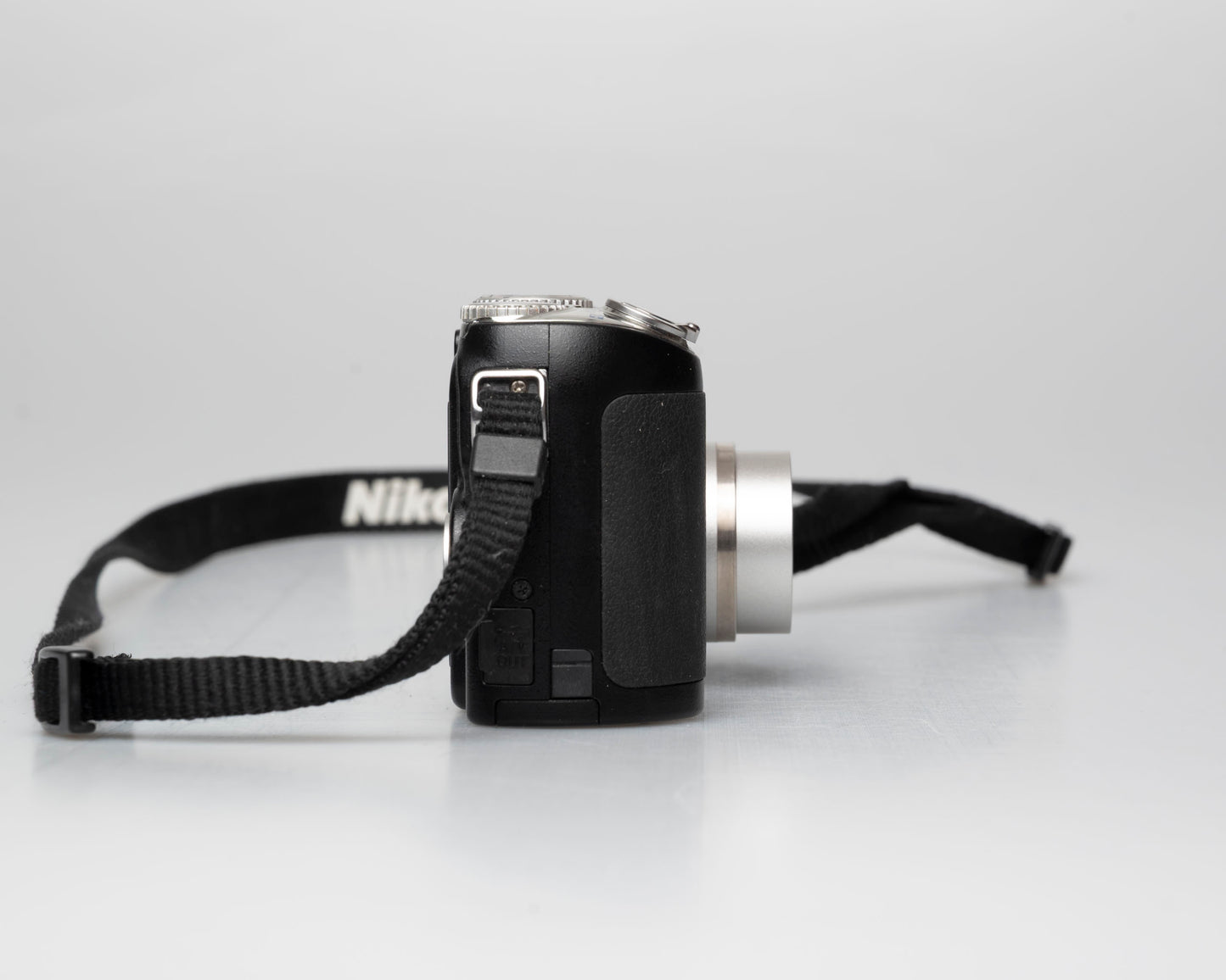 Appareil photo numérique Nikon Coolpix P5000 avec chargeur + batterie + carte de 8 Go + manuel
