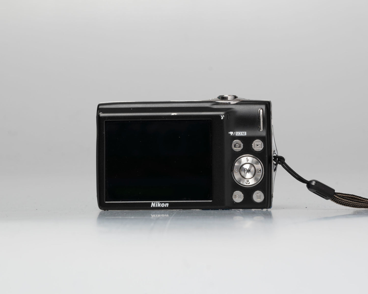Appareil photo numérique Nikon Coolpix S3000 12MP avec carte SD 4 Go + batterie + chargeur + étui (série 52016559)
