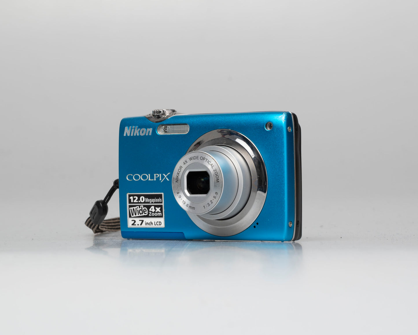 Appareil photo numérique Nikon Coolpix S3000 12MP avec carte SD 4 Go + batterie + chargeur + étui (série 52016559)