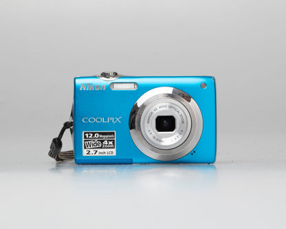 Appareil photo numérique Nikon Coolpix S3000 12MP avec carte SD 4 Go + batterie + chargeur + étui (série 52016559)