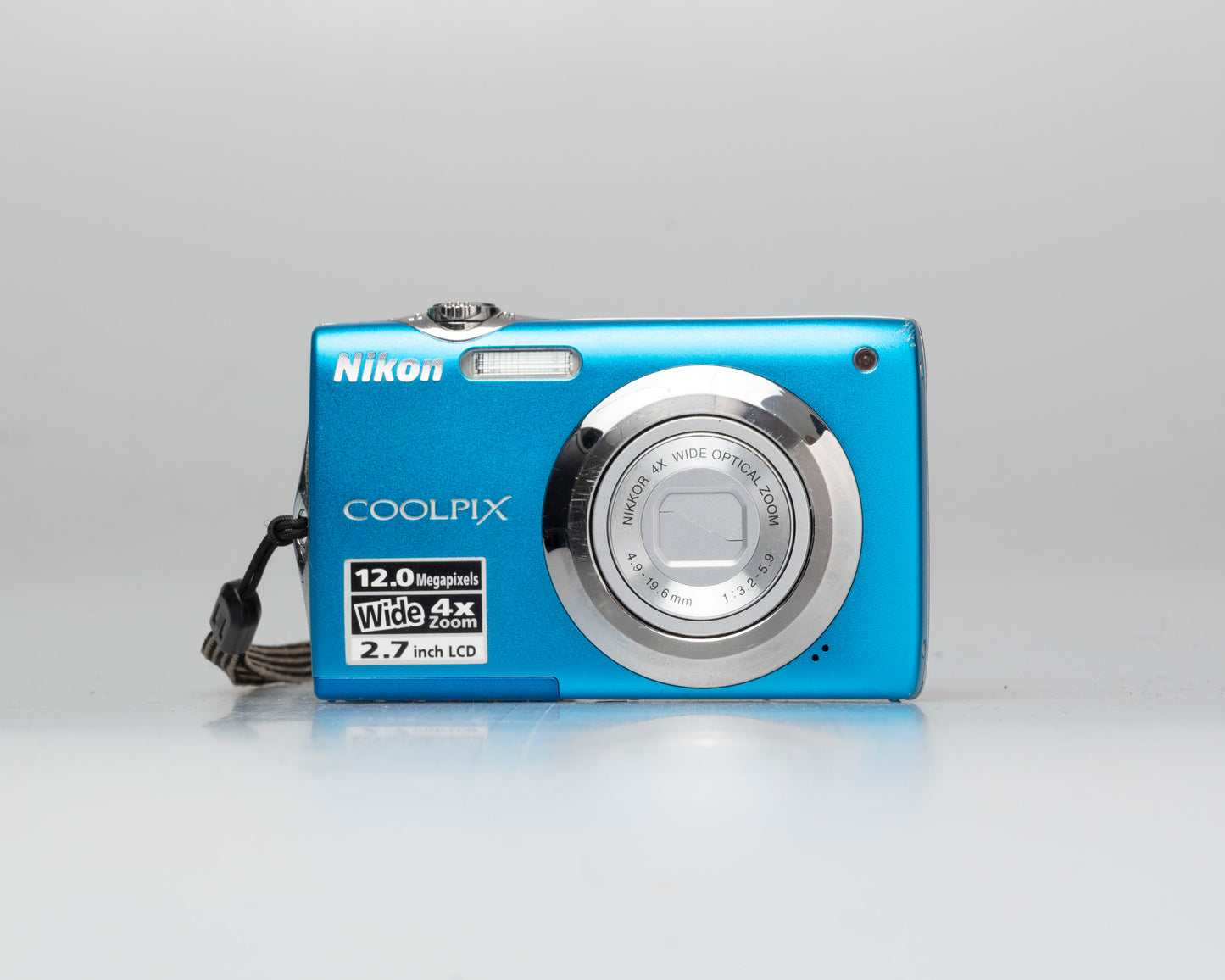 Appareil photo numérique Nikon Coolpix S3000 12MP avec carte SD 4 Go + batterie + chargeur + étui (série 52016559)