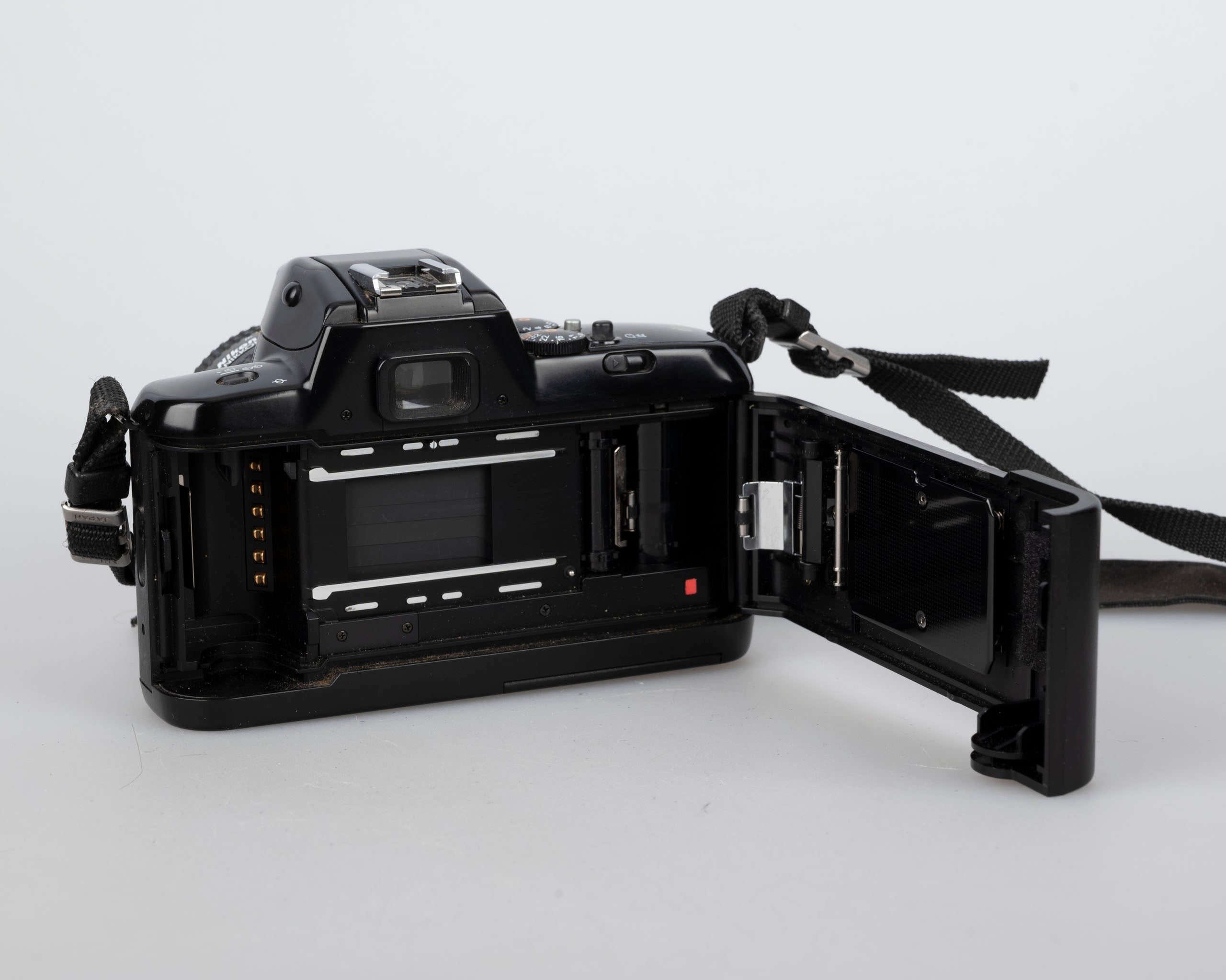Nikon F-401X 35mm film SLR w/ AF Nikkor 35-70mm lens (serial