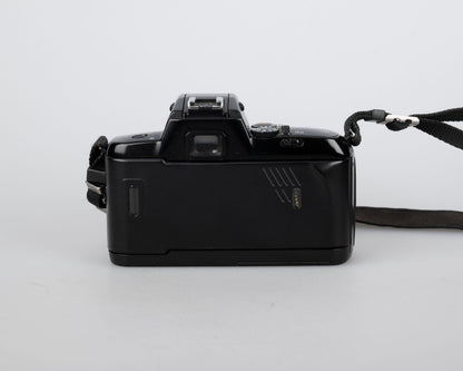 Nikon F-401X reflex argentique 35 mm avec objectif AF Nikkor 35-70 mm (série 2310817)