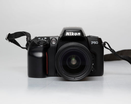 Nikon F60 reflex 35 mm avec objectif AF Nikkor 28-80 mm + manuel (série 2696418)