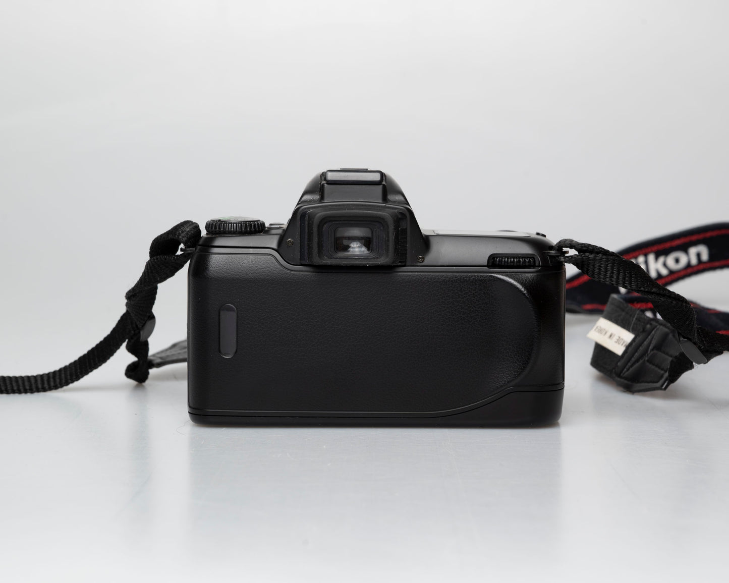 Nikon F65 reflex 35 mm avec objectif AF Nikkor 35-80 mm dans les boîtes d'origine (série 2155890)