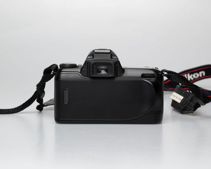 Nikon F65 reflex 35 mm avec objectif AF Nikkor 35-80 mm dans les boîtes d'origine (série 2155890)