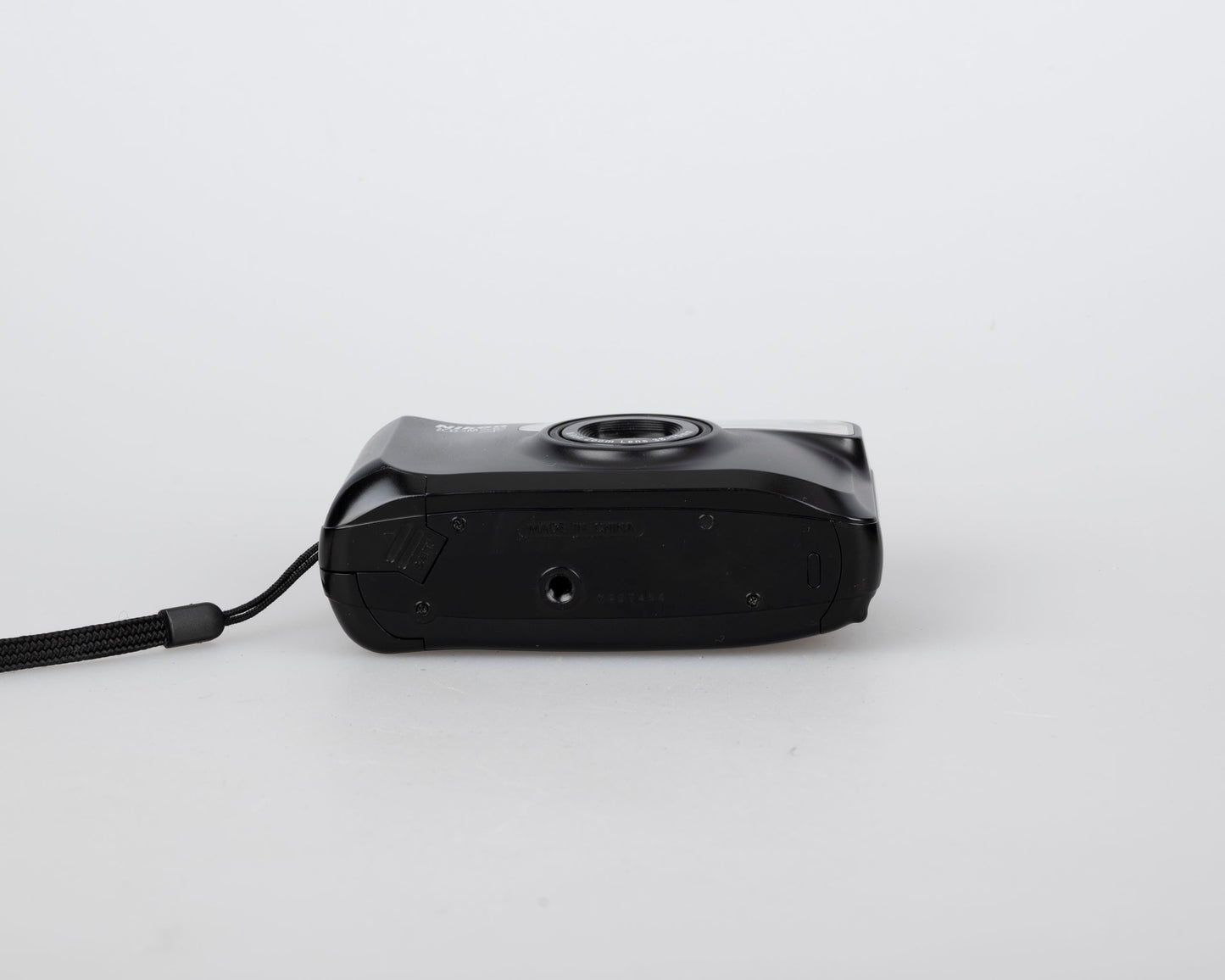 Nikon Zoom 200 AF 35mm camera (serial 6007454)