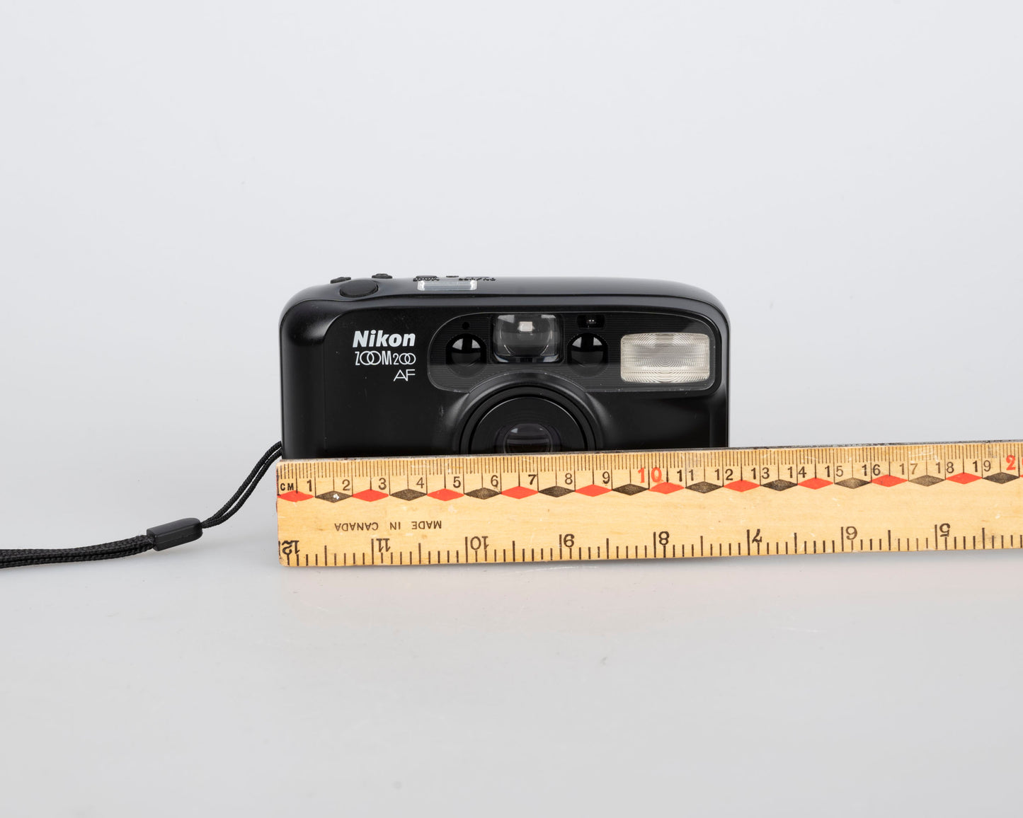 Nikon Zoom 200 AF 35mm camera (serial 6007454)