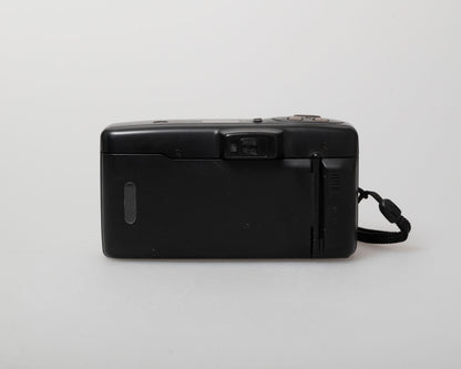 Appareil photo Nikon Zoom 500AF 35 mm avec étui (série 7037755)
