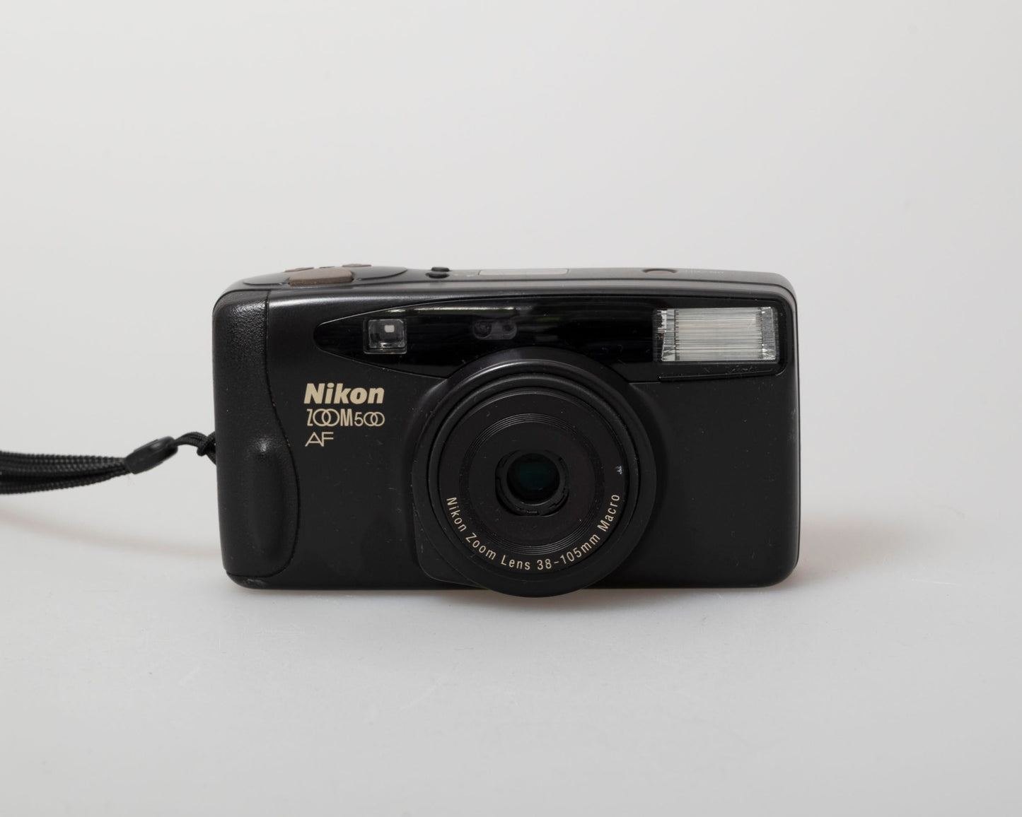 Appareil photo Nikon Zoom 500AF 35 mm avec étui (série 7037755)