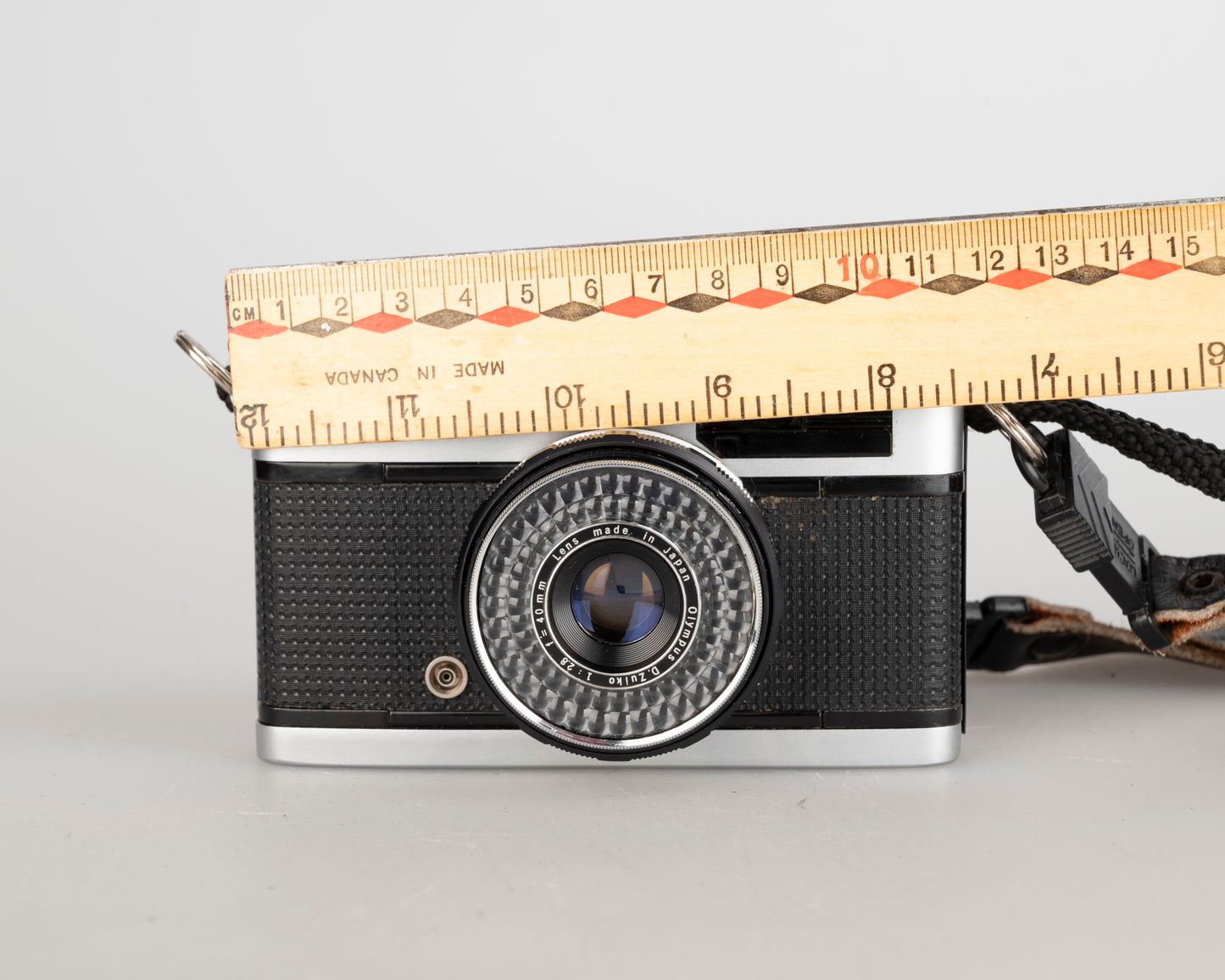Olympus Trip 35 35mm camera (serial 4122770)