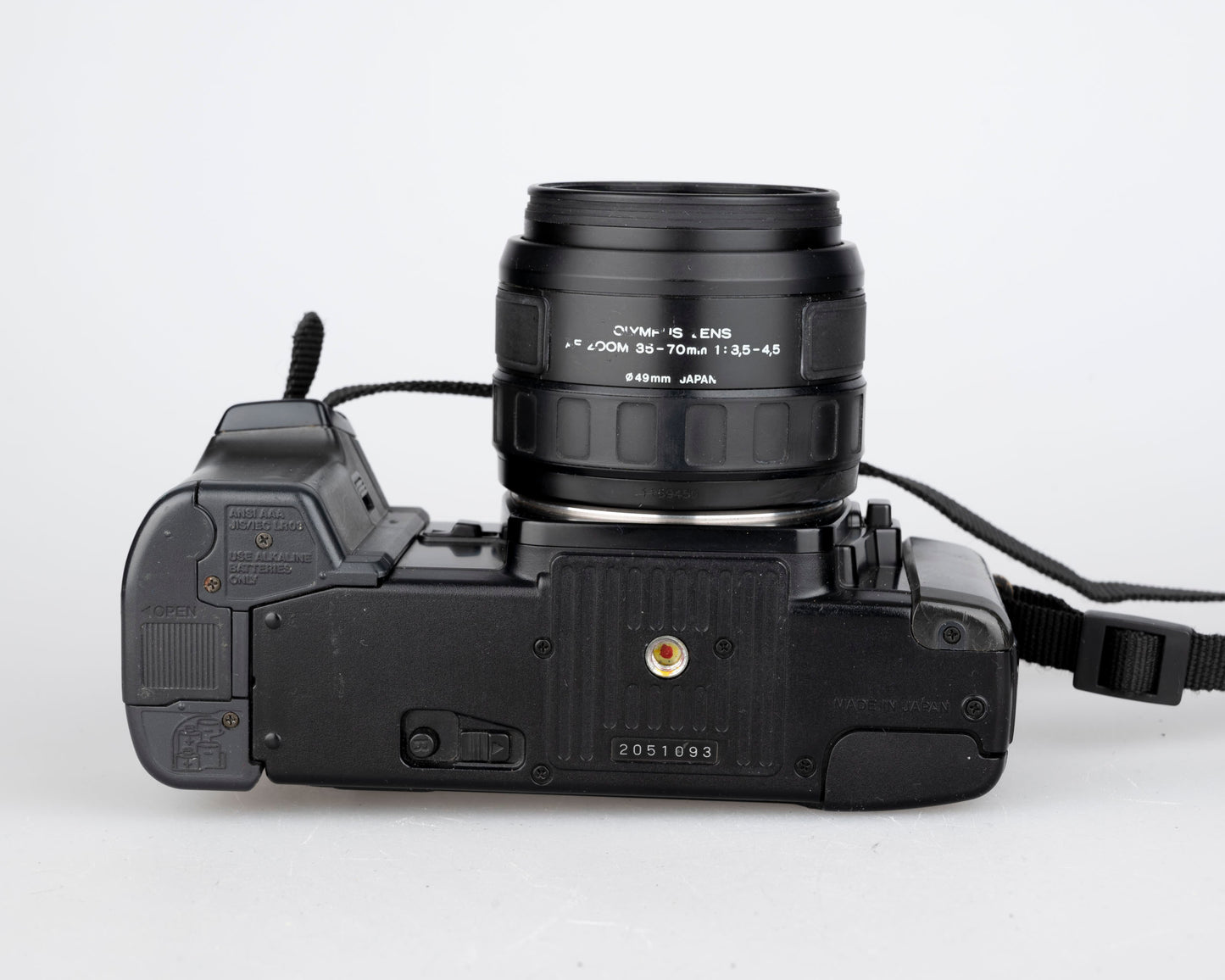 Olympus OM-77AF 35mm film SLR w/ 35-70mm compact zoom len (serial 2051092)