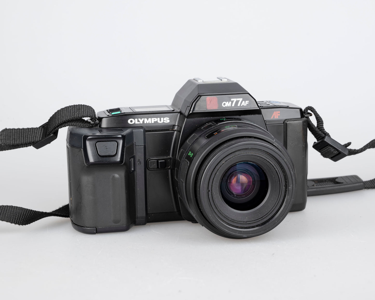 Olympus OM-77AF 35mm film SLR w/ 35-70mm compact zoom len (serial 2051092)