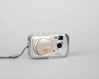 Olympus Camedia D-395 3.2 MP CCD sensor digicam w/ 256MB XD card (uses AA batteries)