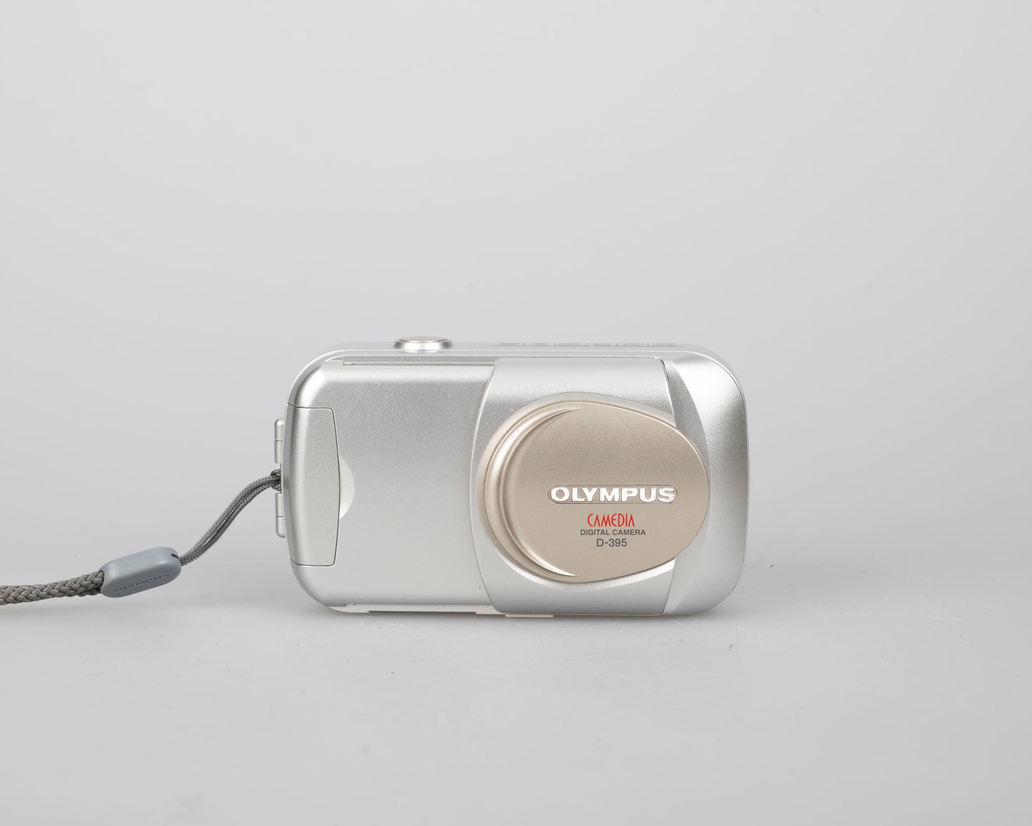 Olympus Camedia D-395 3.2 MP CCD sensor digicam w/ 256MB XD card (uses AA batteries)