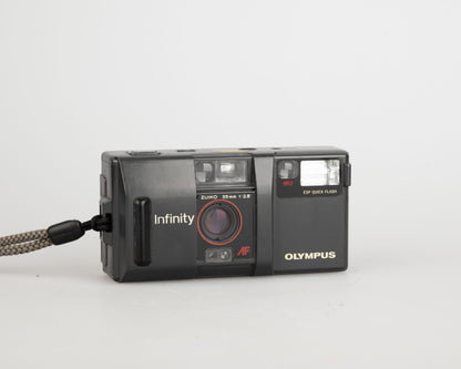 Appareil photo argentique Olympus Infinity 35 mm (série 1297499)