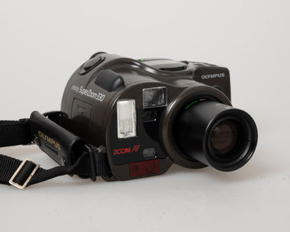 Olympus Infinity SuperZoom 330 35mm film camera (serial 1402739)