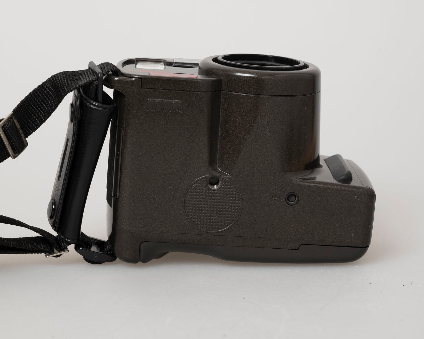 Olympus Infinity SuperZoom 330 35mm film camera (serial 1402739)