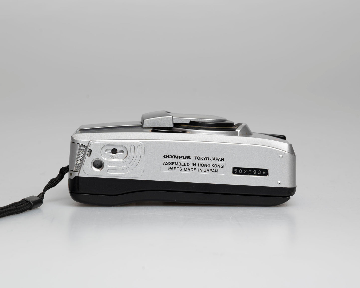 Olympus Infinity Accura Zoom 105R 35mm camera (serial 5029939)