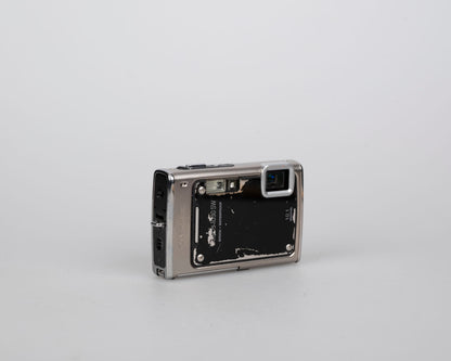 Olympus Stylus 1030 SW 10MP CCD sensor ruggedized digicam w/ charger + battery + 1GB XD card + original box + manuals