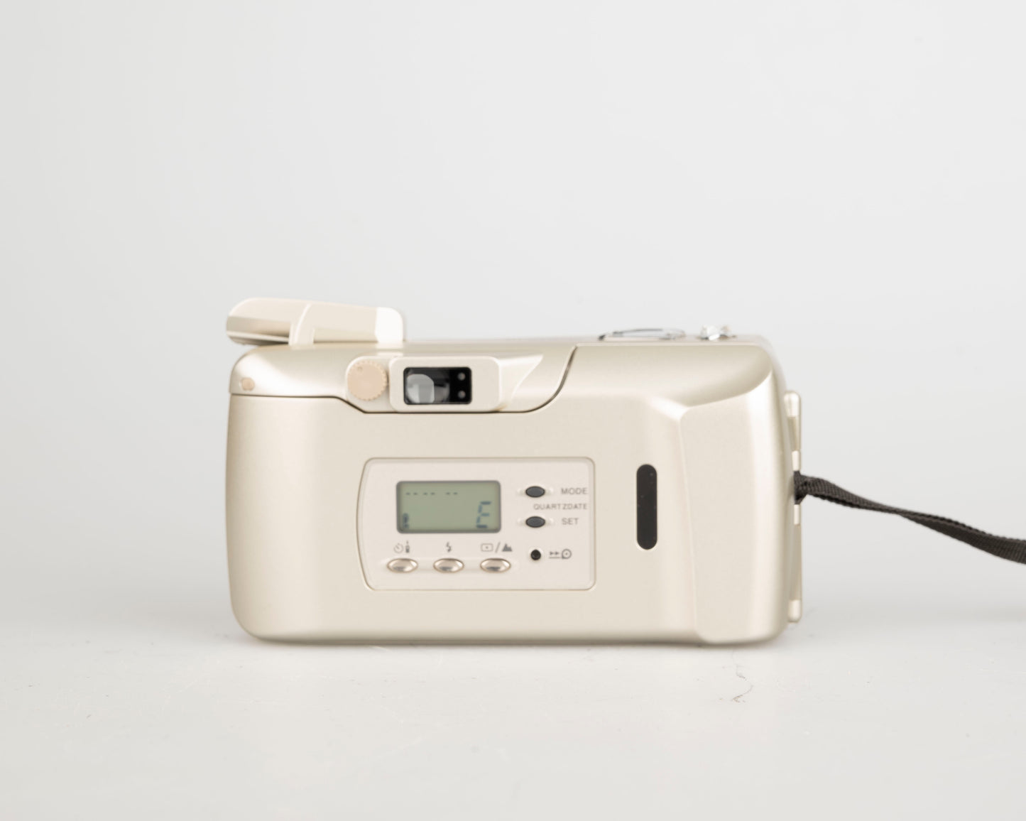 Olympus Stylus 120 (alias mju-III 120) appareil photo argentique 35mm avec étui (numéro de série 4740279)