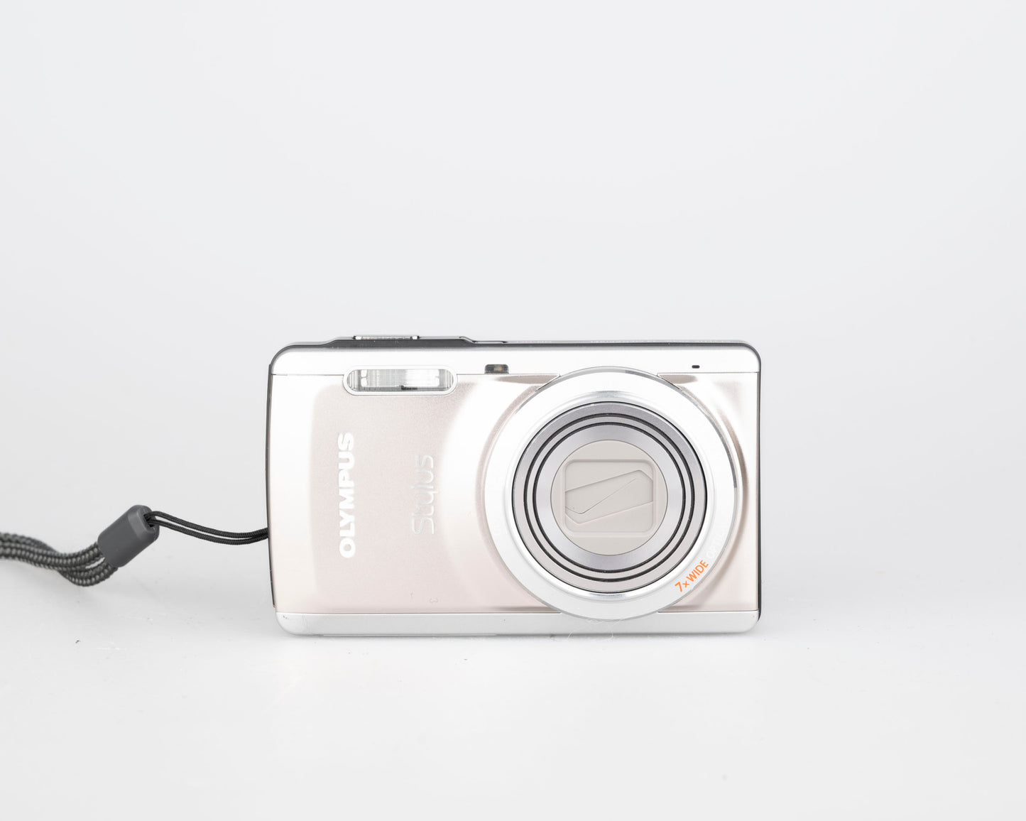 Olympus Stylus 7040 (alias mju 7040) Appareil photo numérique à capteur CCD 14 MP avec chargeur + batterie + carte SD 4 Go