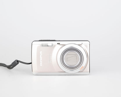 Olympus Stylus 7040 (alias mju 7040) Appareil photo numérique à capteur CCD 14 MP avec chargeur + batterie + carte SD 4 Go