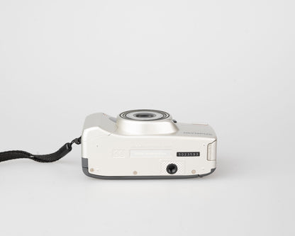 Appareil photo Olympus Superzoom 160G 35 mm avec étui (série 5023593)