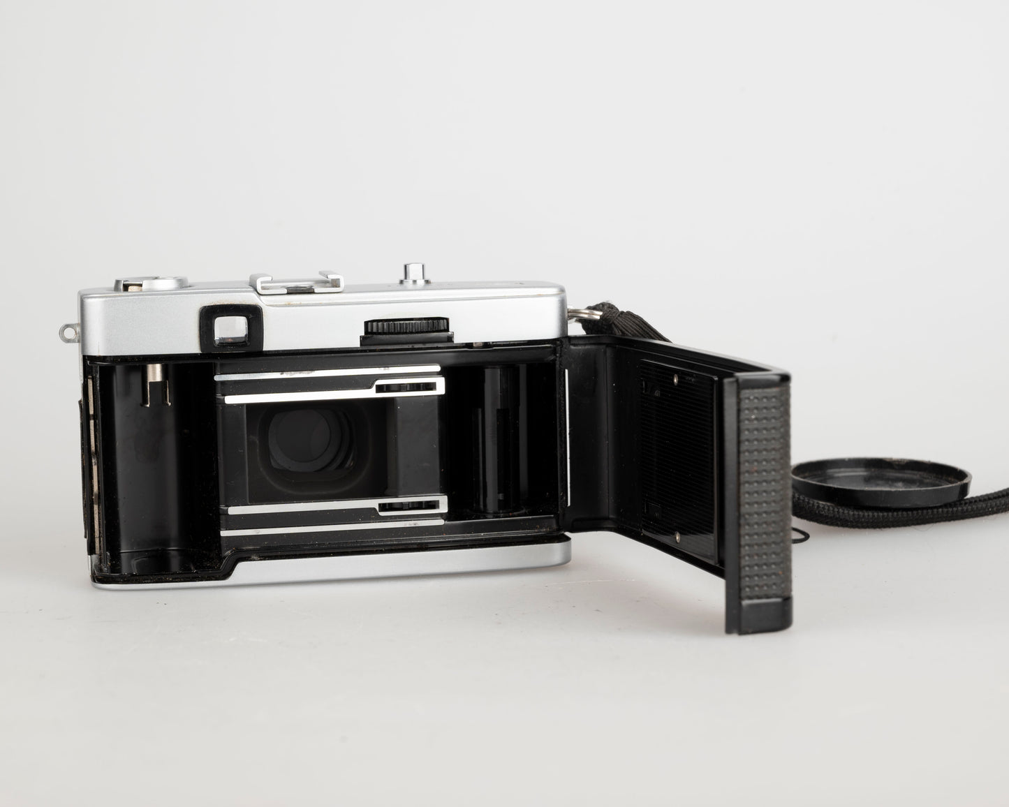 Olympus Trip 35 35mm camera (serial 3023805)