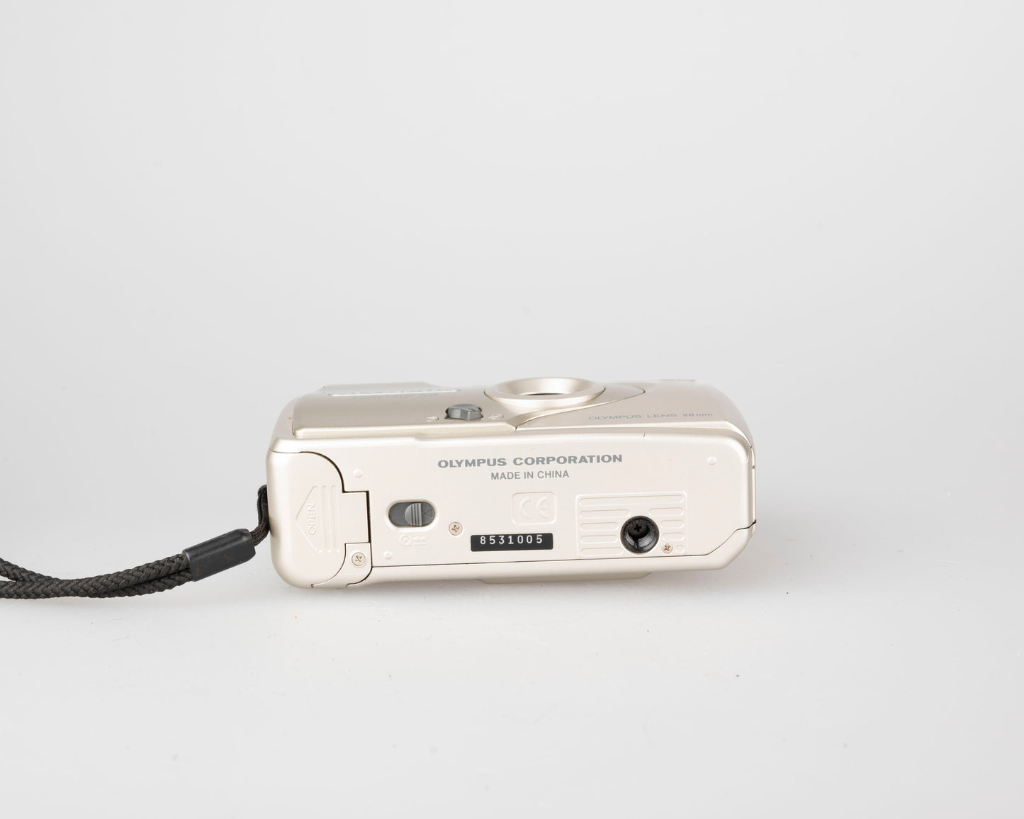 Olympus Trip AF-50 35mm camera w/ case (serial 8531005)